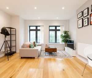1 Bedrooms Flat to rent in Mare Street, Hackney E8 | £ 370 - Photo 1