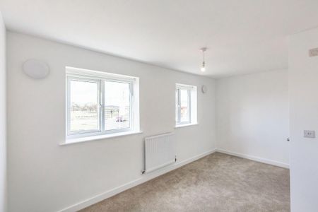 3 bedroom semi-detached house to rent - Photo 5