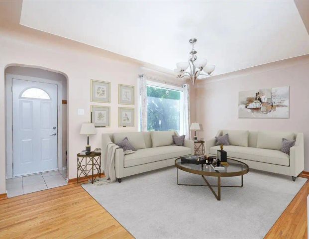 Whole house Inglewood 3 bed 2 living 2 bath 1600ft 10 min to downtown reduce — 3 Bedrooms House - Photo 1