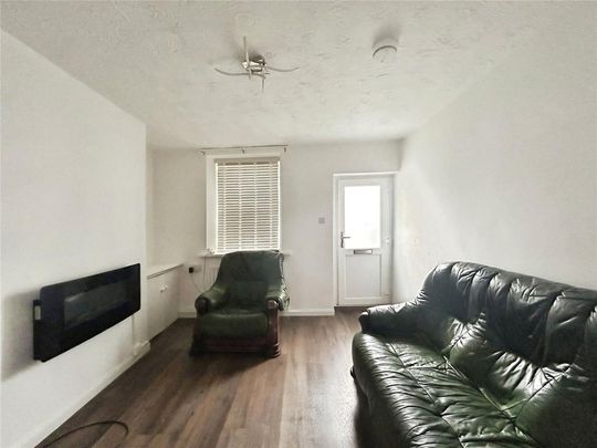 2 bedroom terraced house to rent - Photo 1