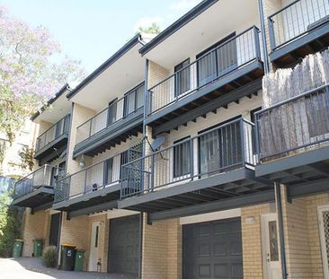 Low maintenance and spacious Townhouse - Photo 5