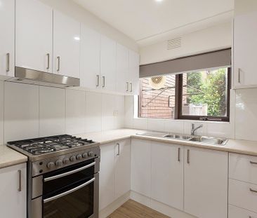 Prime Bell Street Townhouse – Walk to Pentridge Precinct & Merri Cr... - Photo 1