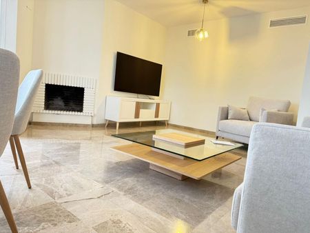 Alquiler de dúplex en Urbanización Los Naranjos de Marbella - Photo 3