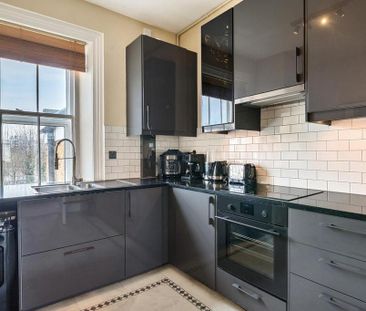 3 bedroom flat to rent - Photo 6