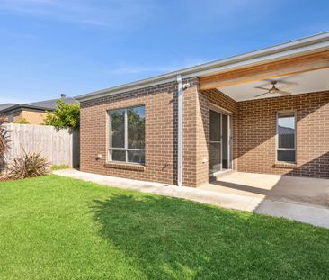 Low Maintenance - Four Bedroom, Two Bathroom Home - Photo 3