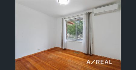 Modern Family Home with Separate Granny Flat – Convenience and Comfort in Deer Park - Photo 2