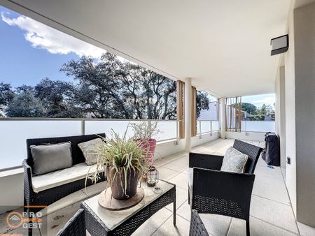 Location - Beau T2 en rez-de-chaussée avec grande terrasse et parking à Castries - Photo 5