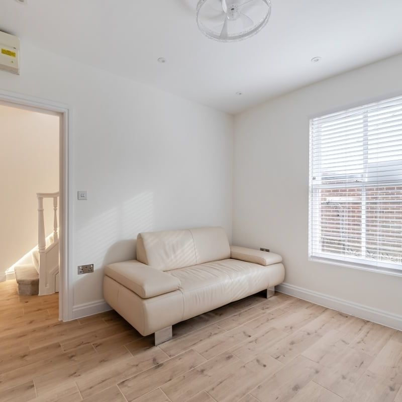 4 bedroom semi-detached house to rent - Photo 1