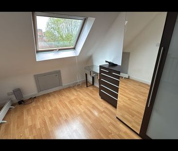 Room in a Shared House, Fitzneal Street, W12 - Photo 3