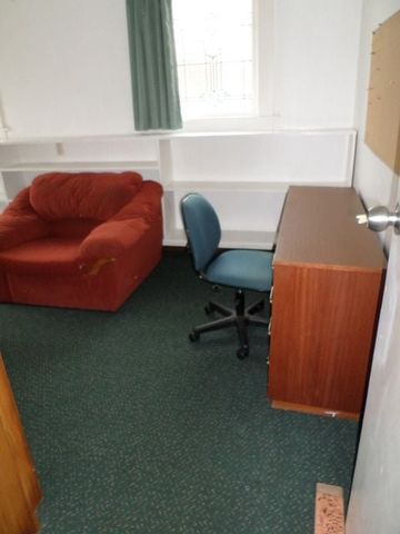 5 bedroom student flat available for the next year - Photo 5