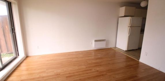 A Valleyfield – Grand, beau, propre et tranquille 2-1/2 , pour 1 JUILLET - Photo 2