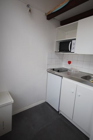 À LOUER – Studio MEUBLÉ de 18 m², Rue Adolphe – LILLE-VAUBAN réf 710-1R - Photo 4