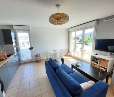 Location Appartement 2 pièces 42m² MARSEILLE 9ème - Photo 2