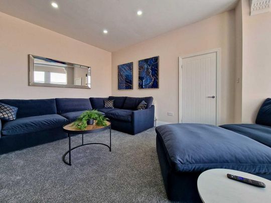 4 bedroom terraced house to rent - Photo 1