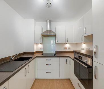 2 bedroom retirement property to rent - Photo 2