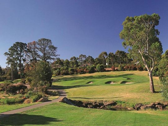 2/3 McLaren Street, MOUNT WAVERLEY, VIC - Photo 1