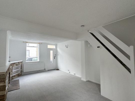 2 bedroom end of terrace house to rent - Photo 1