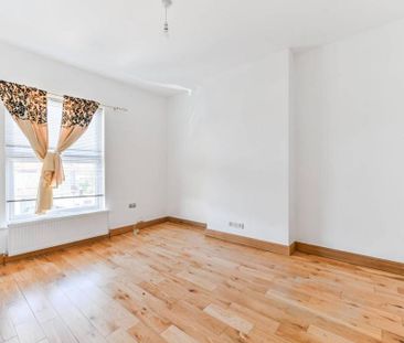 3 bedroom flat to rent - Photo 3