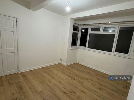 4 bedroom terraced house to rent - Photo 5