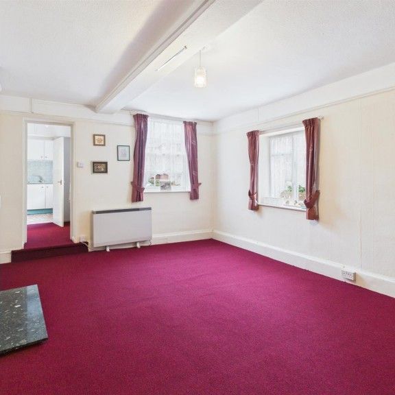 2 BED Flat To rent - Photo 1