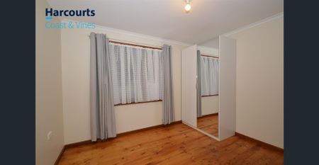 3 BEDROOM FAMILY HOME CLOSE TO PARK & SHOPS - Photo 3