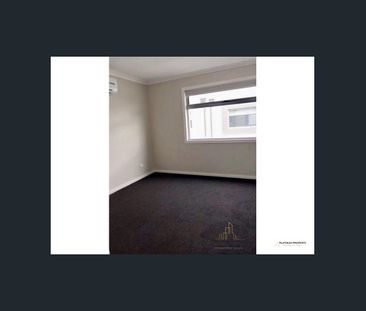 Contemporary TWO Bedroom Townhouse in Cranbourne North - Photo 4