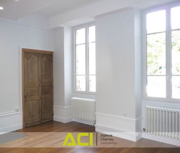 MACON CENTRE TRES BEL APPARTEMENT RENOVE AVEC COUR INTERIEURE - Photo 5