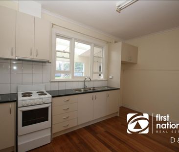 72 Sandford Avenue, 3020, Sunshine North Vic - Photo 4