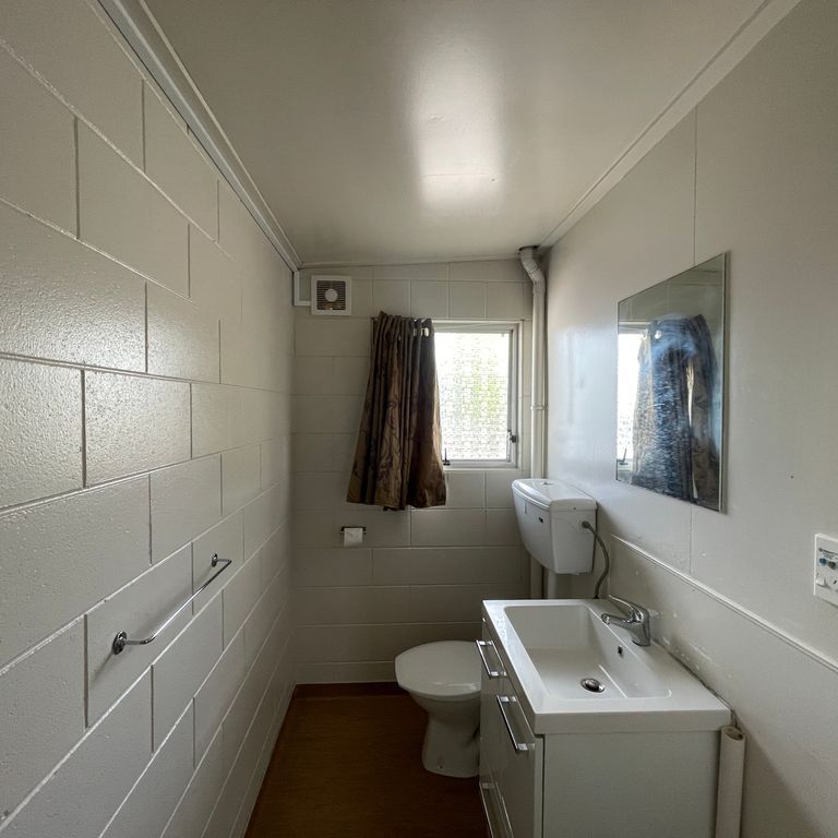 Papatoetoe - Photo 1