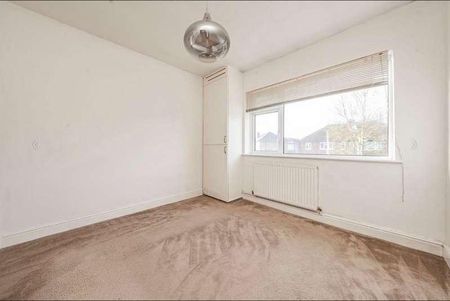 Lansbury Drive, Hayes, UB4 - Photo 4