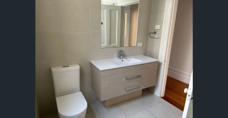 Position Perfect - Photo 4