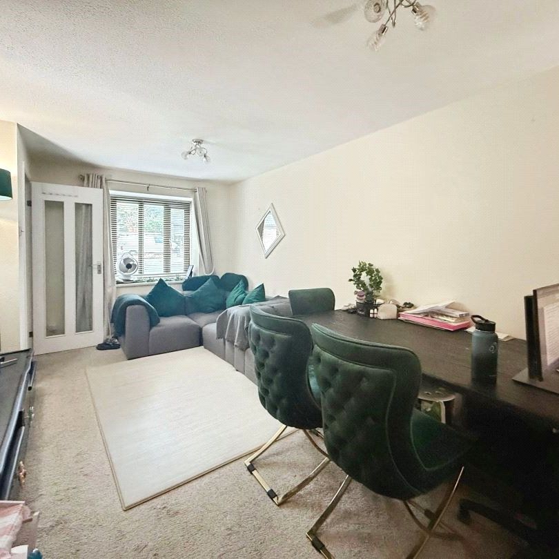 Greenham Walk, Woking, Surrey, GU21 3HB - Photo 1