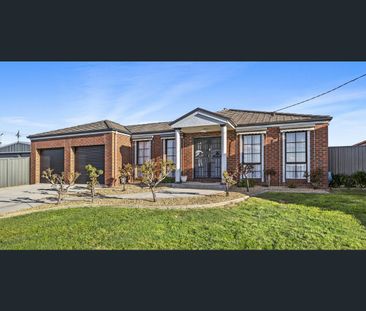 1 Ealing Avenue, Wendouree, Vic 3355 - Photo 4