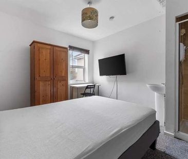 Bedroom House In Winton, BH9 - Photo 5