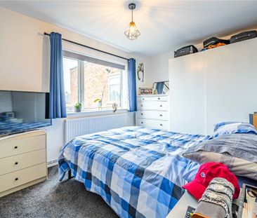 2 bed Upper Floor Flat for rent - Photo 5