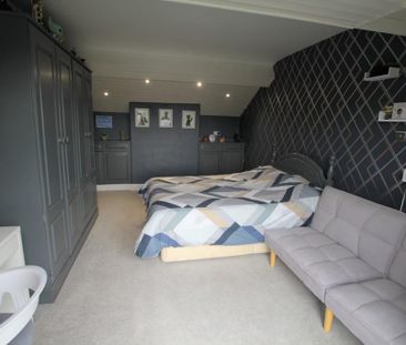 4 bedroom detached house to rent - Photo 6