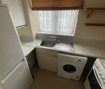 Studio To Let - Photo 5