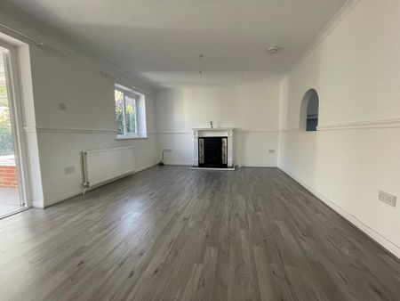 3 bedroom detached house to rent - Photo 2