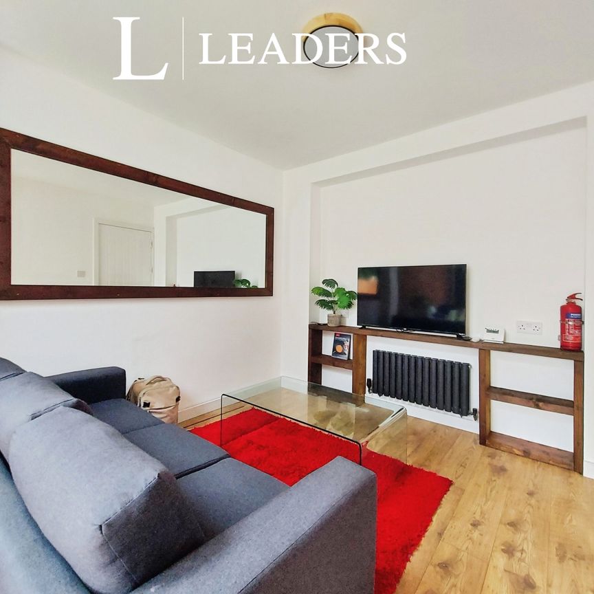 4 bedroom house to rent Hedingham Road, RM8 - Photo 1