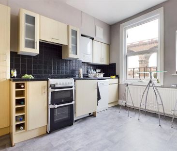 3 bedroom terraced house to rent - Photo 2