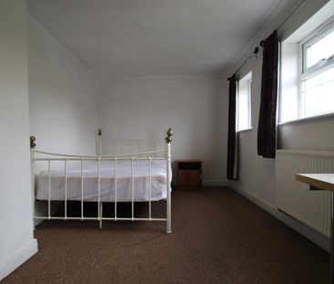 6 bedroom semi-detached house to rent - Photo 4