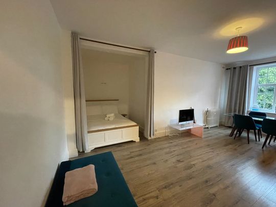 Studio Flat, Howitt Close, NW3 - Photo 1