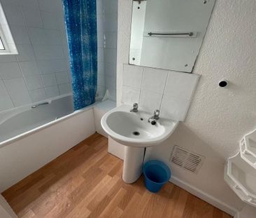 4 bedroom apartment to rent - Photo 6