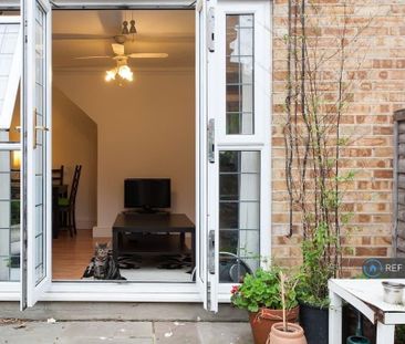 2 bedroom maisonette to rent - Photo 1