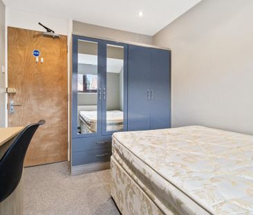 5 bedroom semi-detached house to rent - Photo 5