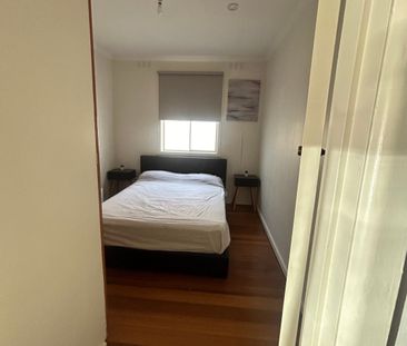 Avondale Heights - Photo 3
