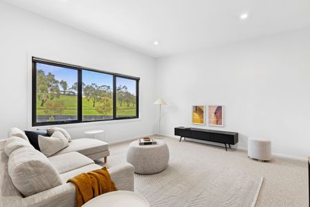 Stunning, Spacious Brand New Town Residence with Park Views - River Precinct - Photo 3