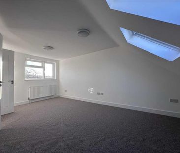 5 bedroom end of terrace house to rent - Photo 4