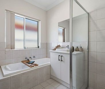 Sun-Filled Courtyard Home with Outdoor Entertaining & Solar - Photo 2