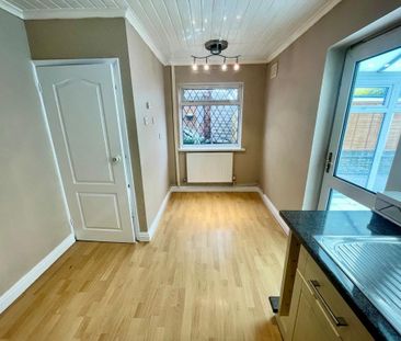 2 bedroom semi-detached house to rent - Photo 6